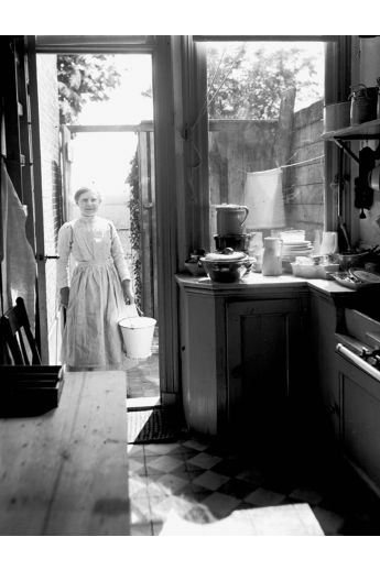 Katharina Eleonore Behrend, H. Bolten-Rempt, Walter Haentjens, Carla van der Stap Katharina Eleonore Behrend: Foto's-Photographien: 1904 - 1928 2018