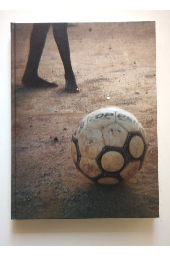 Julian Germain, Murilo Godoy, Patrícia Gomes de Azevedo No Mundo Maravilhoso do Futebol: Wonderful World of Football 2672